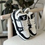 lv sneaker black white