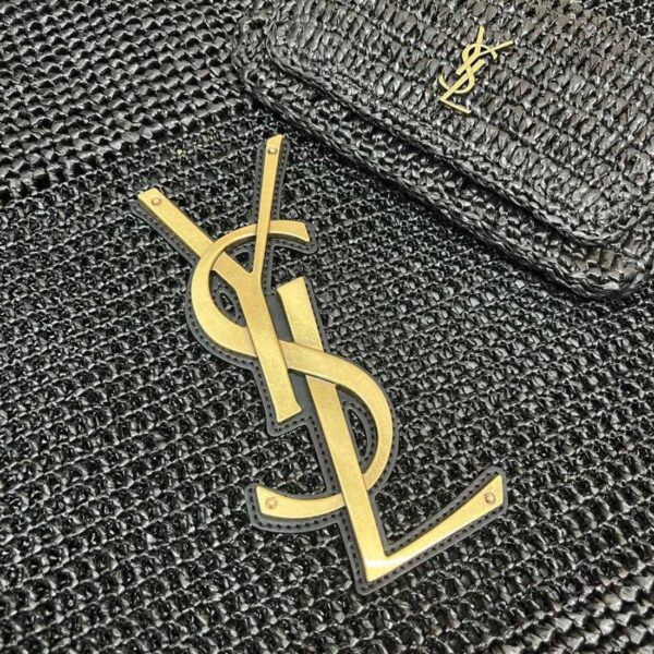 Step out with bold confidence and timeless elegance — the Saint Laurent Icare Maxi Quilted Tote Bag, crafted in Super Master Quality, is your perfect companion for effortless style and everyday sophistication.