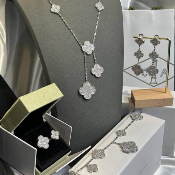 Van Cleef & Arpels Magic Alhambra Set