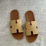 Hermès Izmir Sandals Brown - Image 2