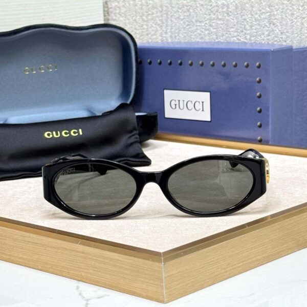 Gucci Oval-Shaped Sunglasses