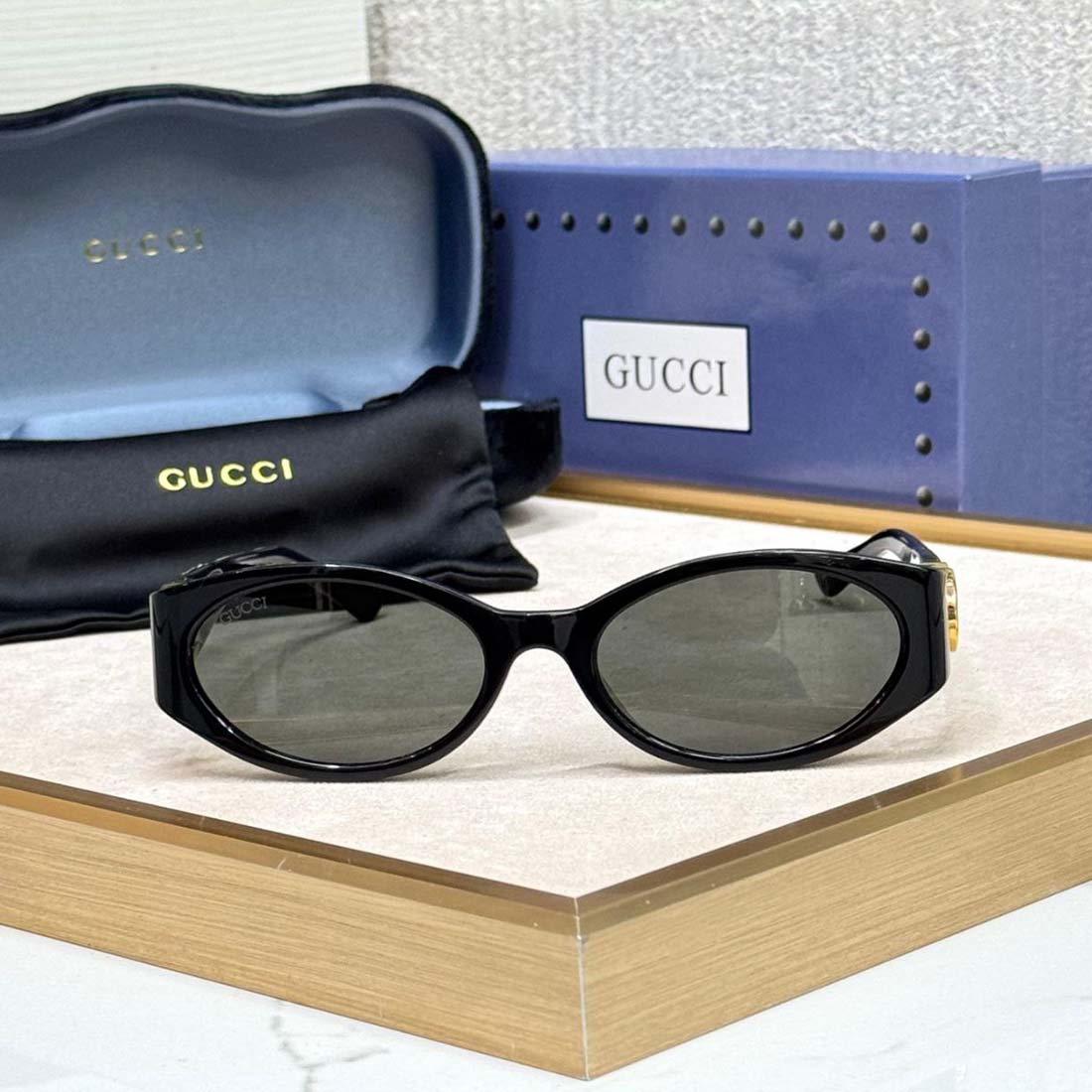 Gucci Oval-Shaped Sunglasses