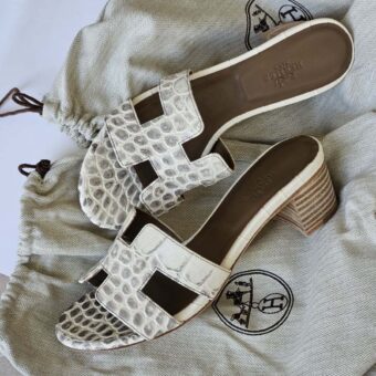 Hermès Oasis Sandal Himalaya Matte Crocodile Pattern