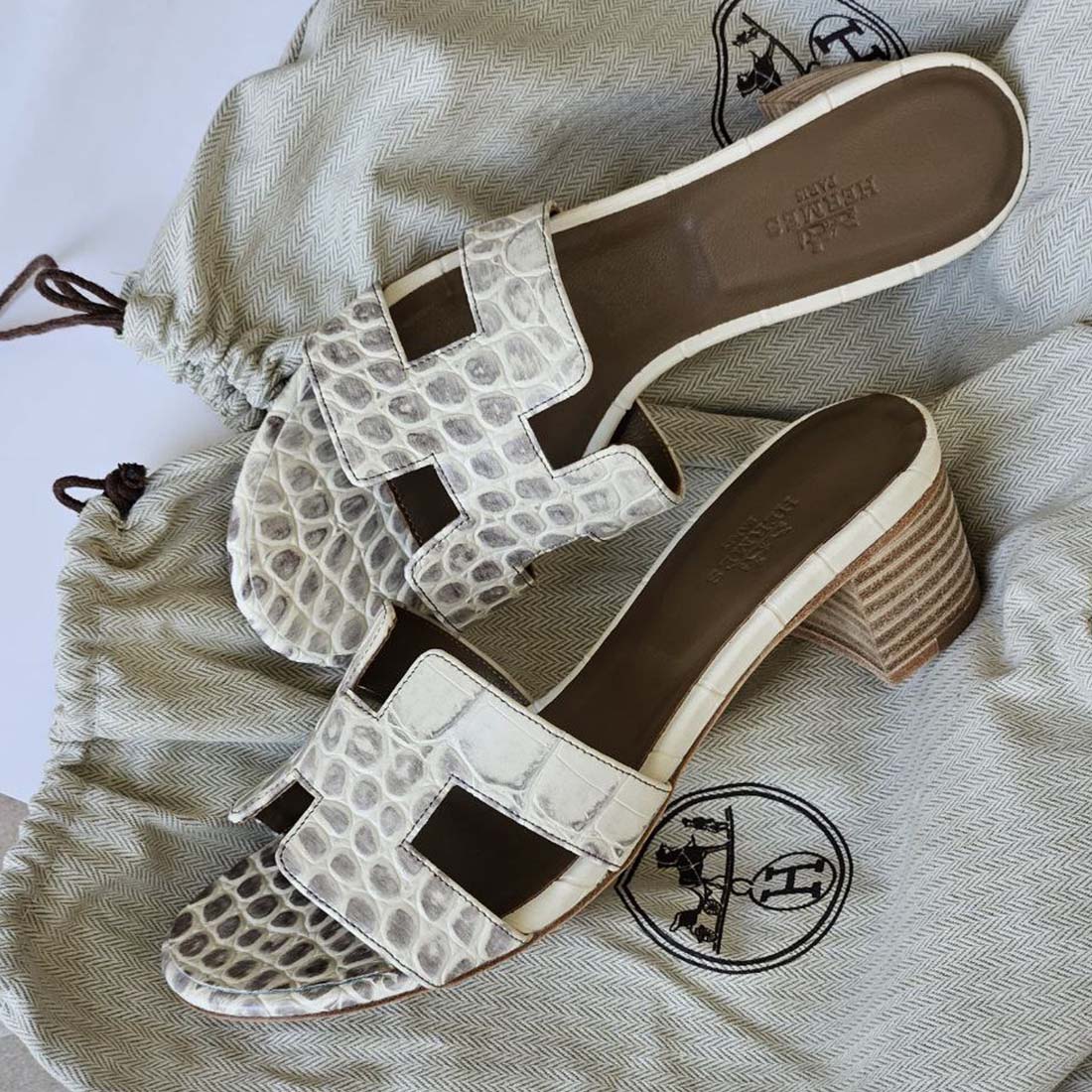 Hermès Oasis Sandal Himalaya Matte Crocodile Pattern