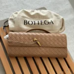 Bottega-Andiamo-Clutch-Beige
