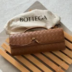Bottega-Andiamo-Clutch-Brown