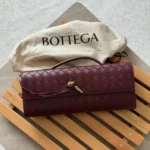 Bottega-Andiamo-Clutch-Burgundy