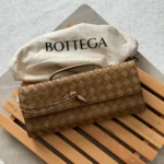 Bottega-Andiamo-Clutch-Camel