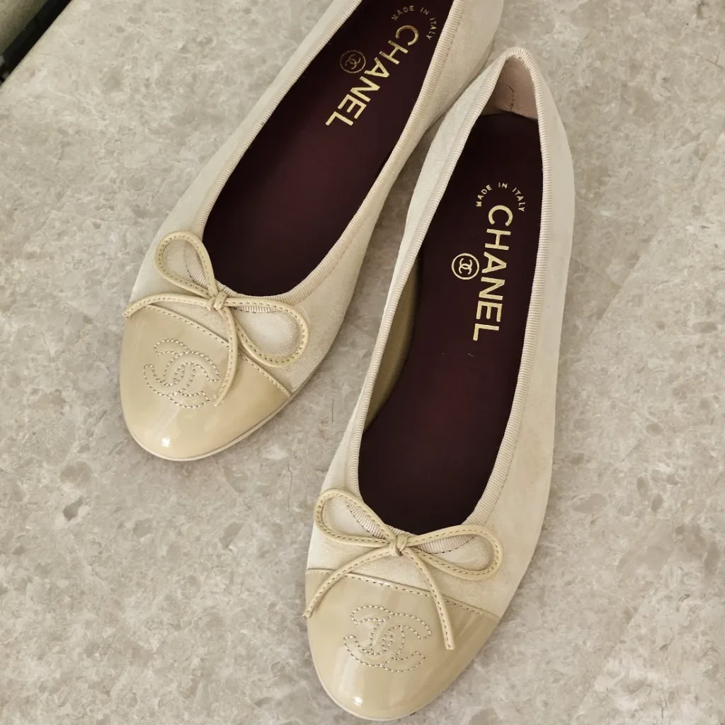 CHANEL Cap-Toe CC Ballet Flats in Suede & Patent Calfskin Beige