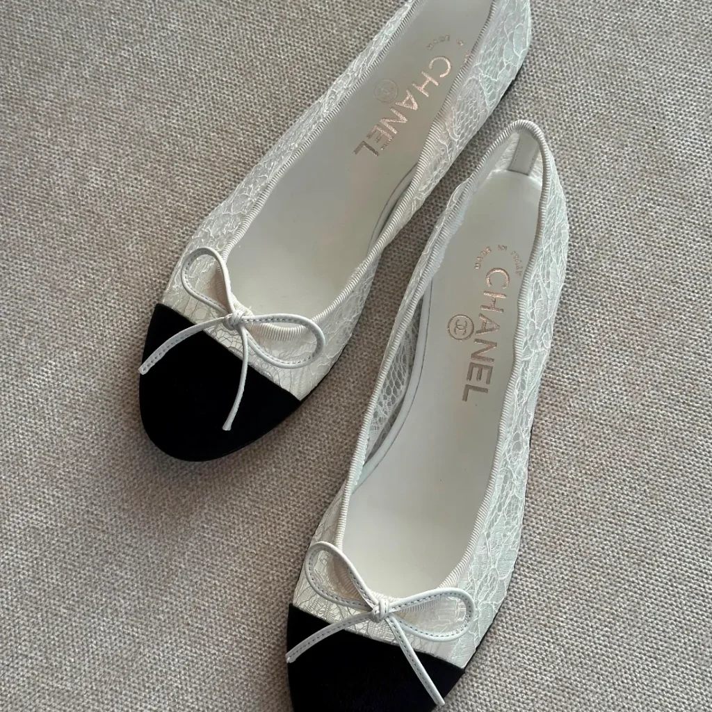 chanel lace Cap Toe Bow Flats White