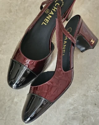 CHANEL Croc-Embossed Patent Leather Cap-Toe Slingback Pumps Burgundy 2