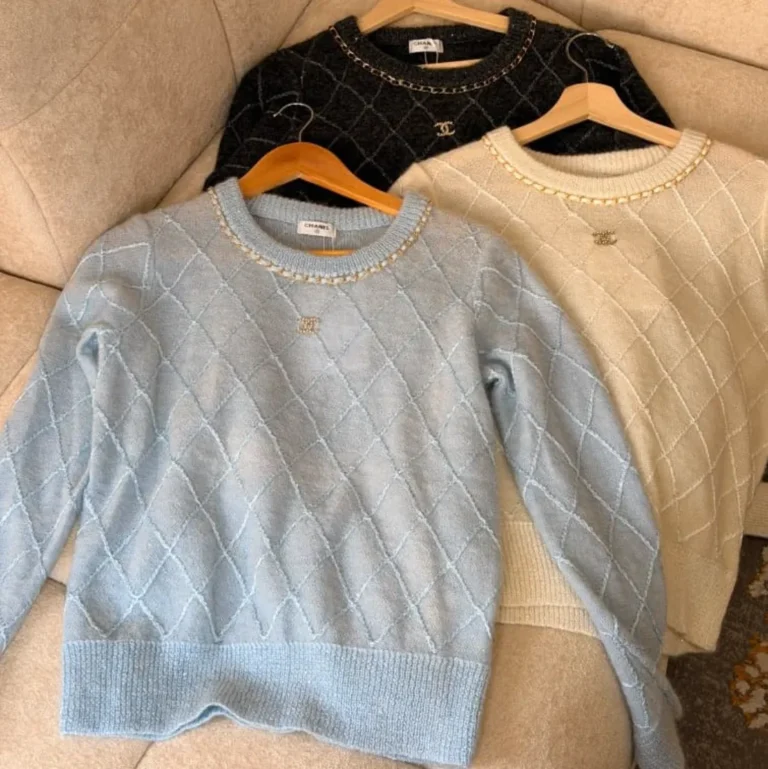 Chanel Diamond Quilted Chain-Trim Knit Pullover Lavender